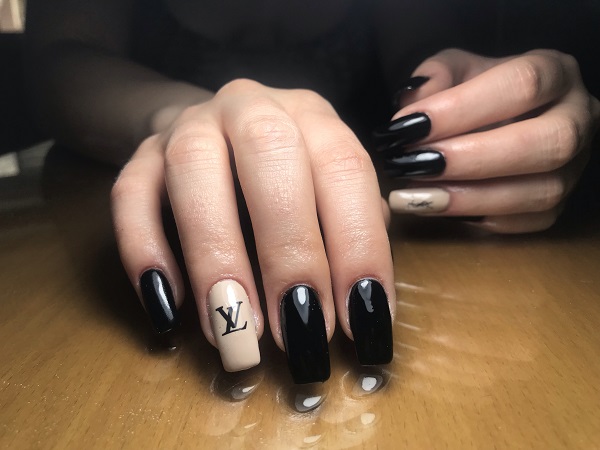 خدمات ناخن زنان